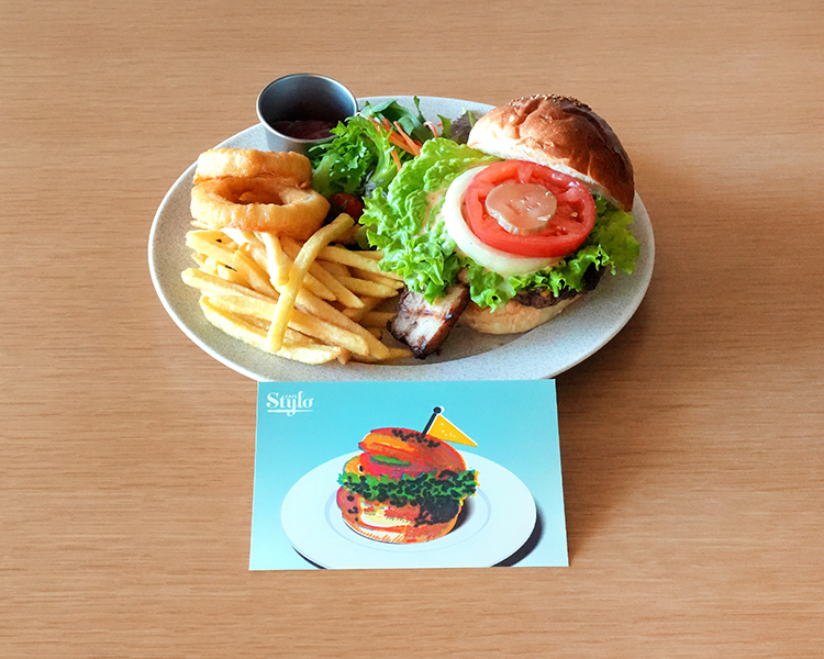 CAFE Stylo 重ね捺し「バーガースタンプ」サービスのご案内 ~ バーガーの絵を完成させると、お料理一品サービス ~